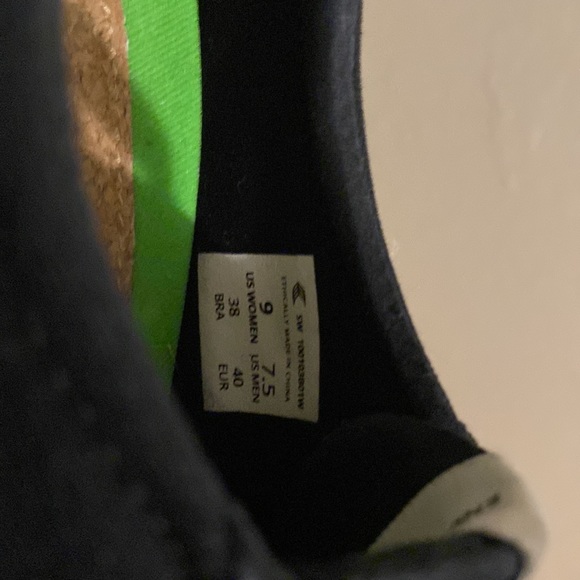 Cariuma OCA low black canvas sneakers, size 9 - Picture 4 of 6